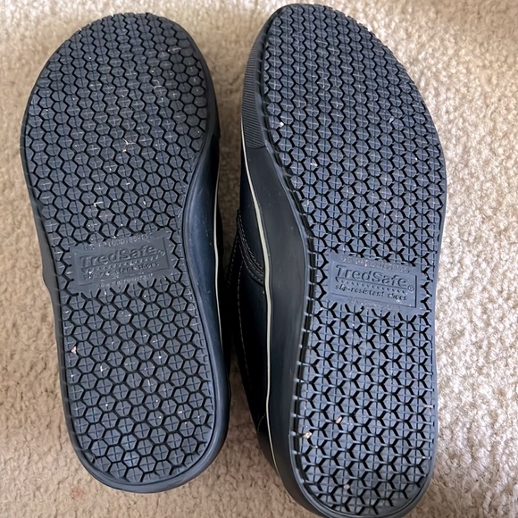 Tredsafe Non slip shoes size 7 - Picture 2 of 4